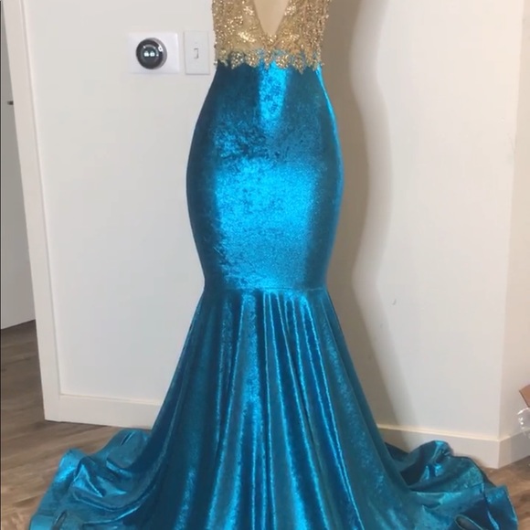 GORGEOUS & PERFECT CONDITION PROM DRESS FOR SALE! - Picture 7 of 7